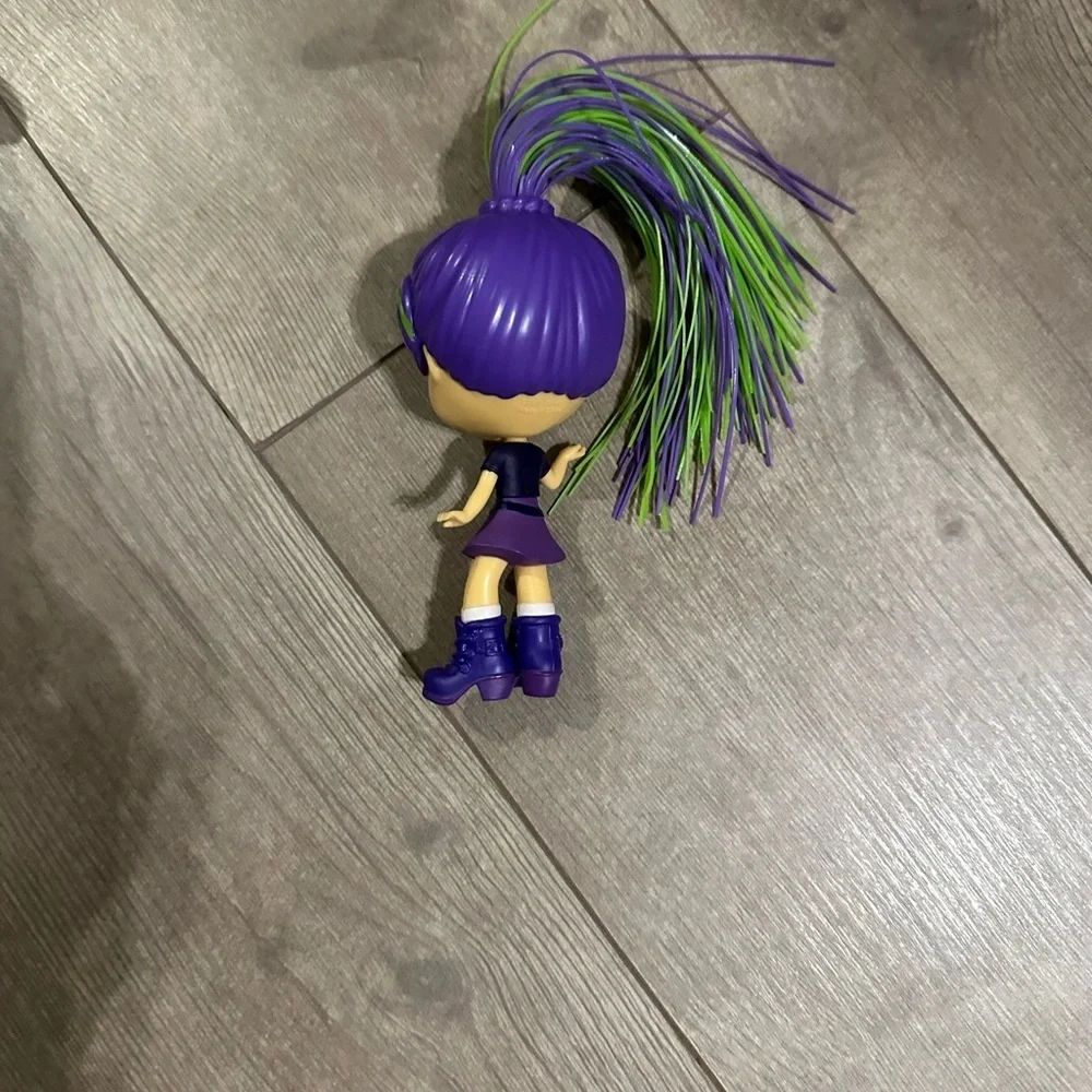 CURLIGIRLS Collectible dolls Charli doll Magic hair for endless hairstyles